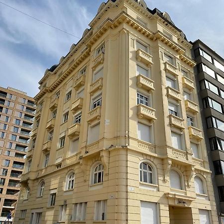 Uniek Appartement Op De Zeedijk Met Parking ออสเทนด์ ภายนอก รูปภาพ