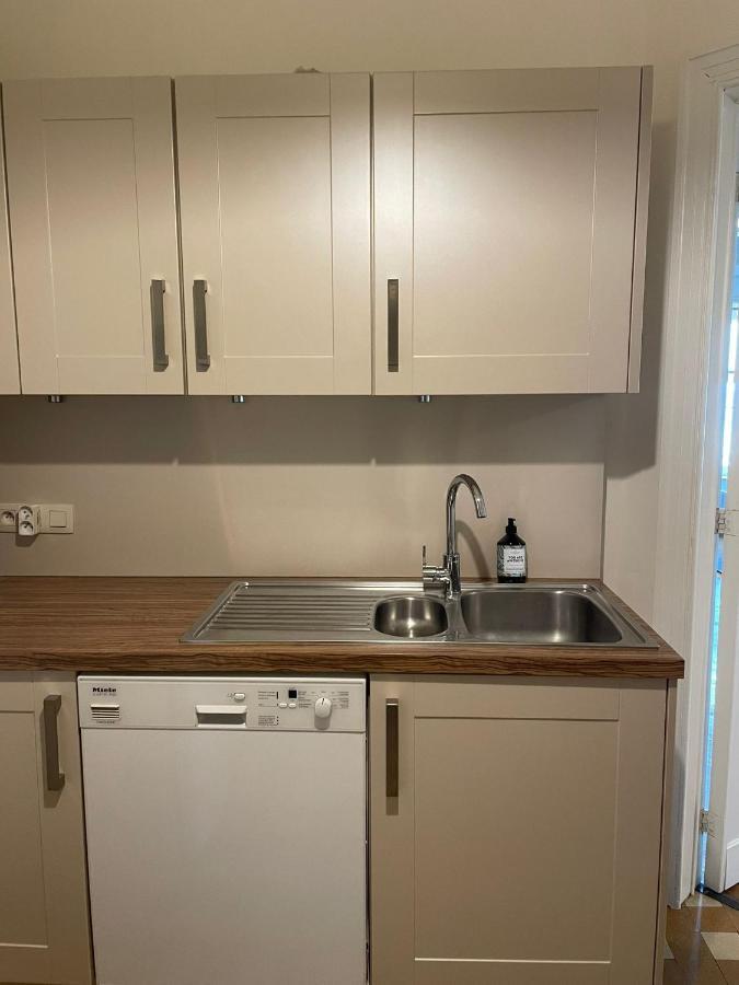 Uniek Appartement Op De Zeedijk Met Parking ออสเทนด์ ภายนอก รูปภาพ